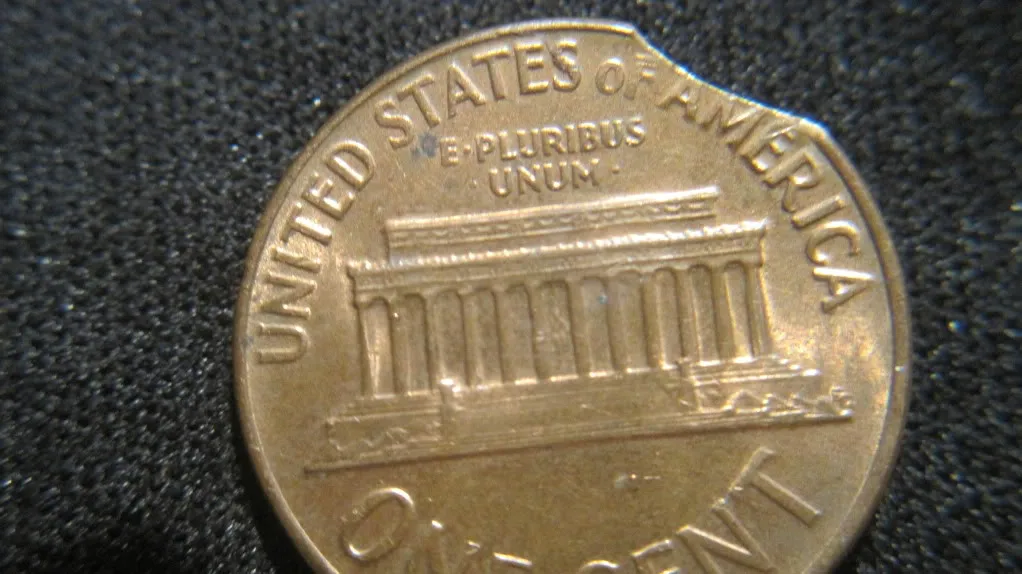 1967-Lincoln-Memorial-Cent-Clipped-Planchet?-Is-This-Legit-Or-PMD?