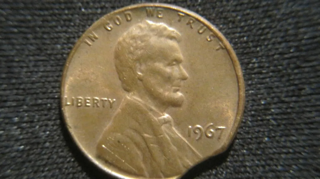 1967-Lincoln-Memorial-Cent-Clipped-Planchet?-Is-This-Legit-Or-PMD?