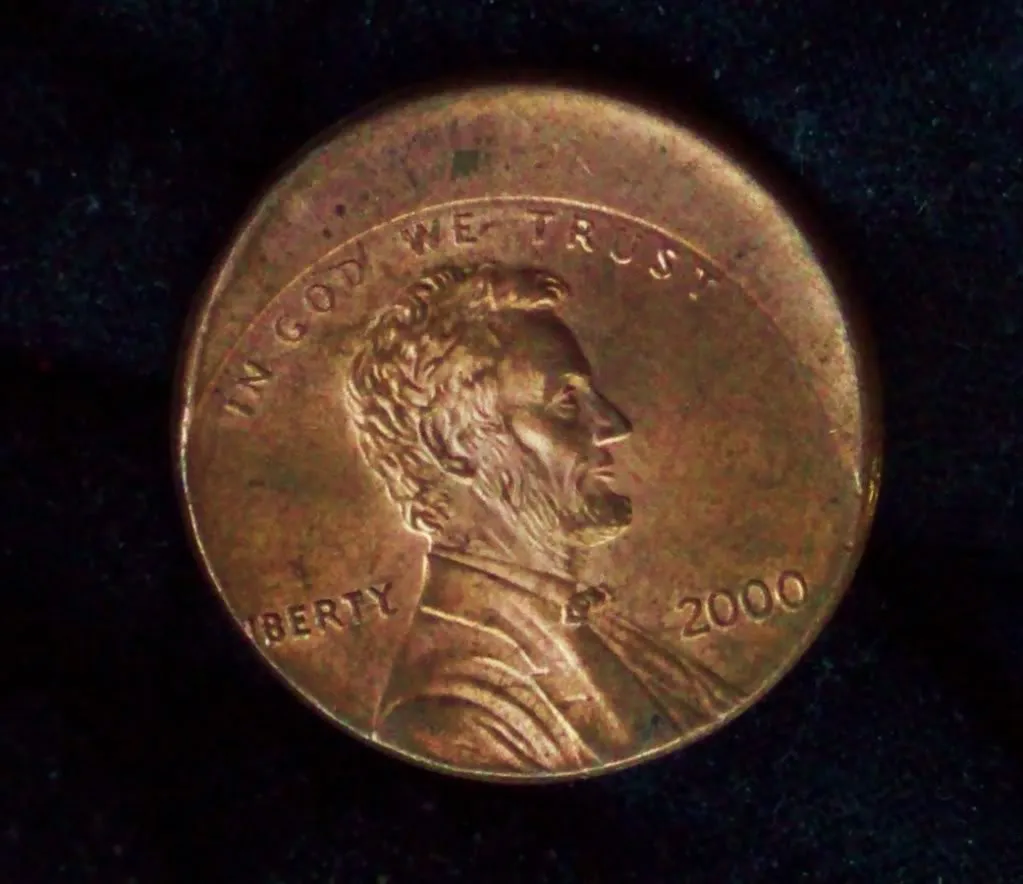 Never-Thought-I'd-Find-One-Of-These!---2000-Lincoln-Memorial-Cent---REV-Pict-!