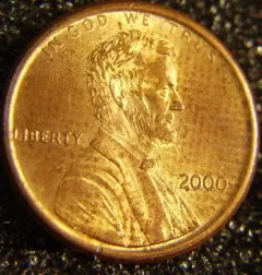 2000-Lincoln-Memorial-Cent-Stuck-Through-Cloth?
