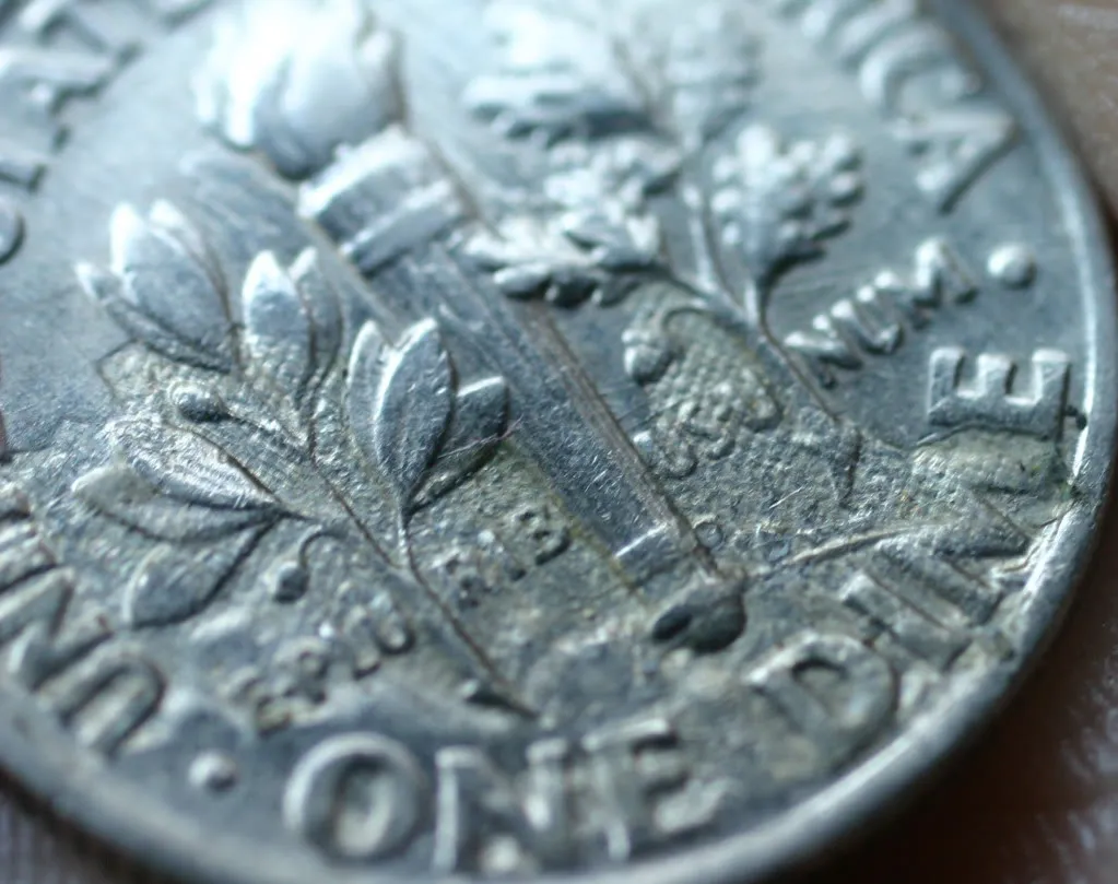 1986-P-Dime-Partial-Struck-Through-Cloth?