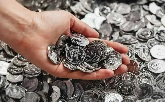 The-Royal-Mint-Releases-50p-Coins-Celebrating-King-Charles-III's-Coronation-Into-Circulation