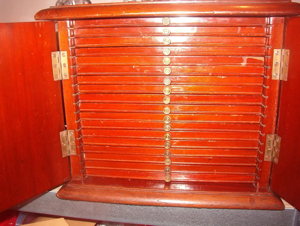 Got-A-New-Coin-Cabinet