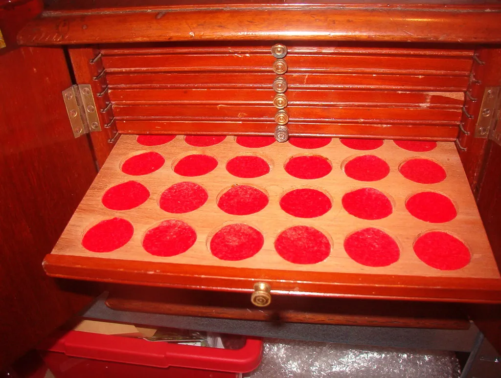 Got-A-New-Coin-Cabinet