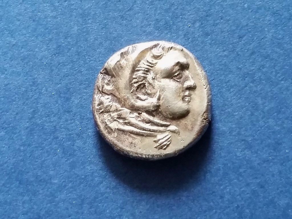 Two-Coins,-Same-Hammer