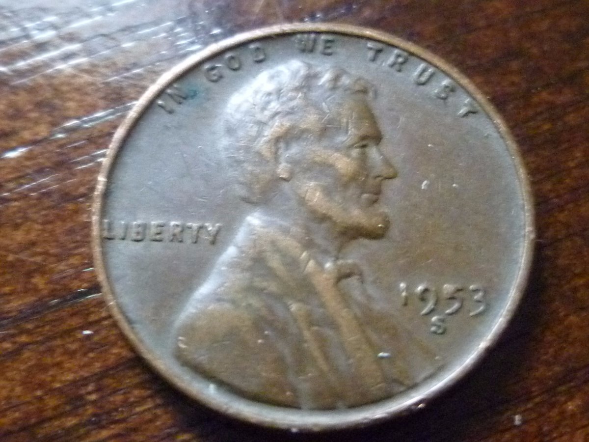 Does-This-Look-Like-Extra-Cud-On-1953-Lincoln-Penny?