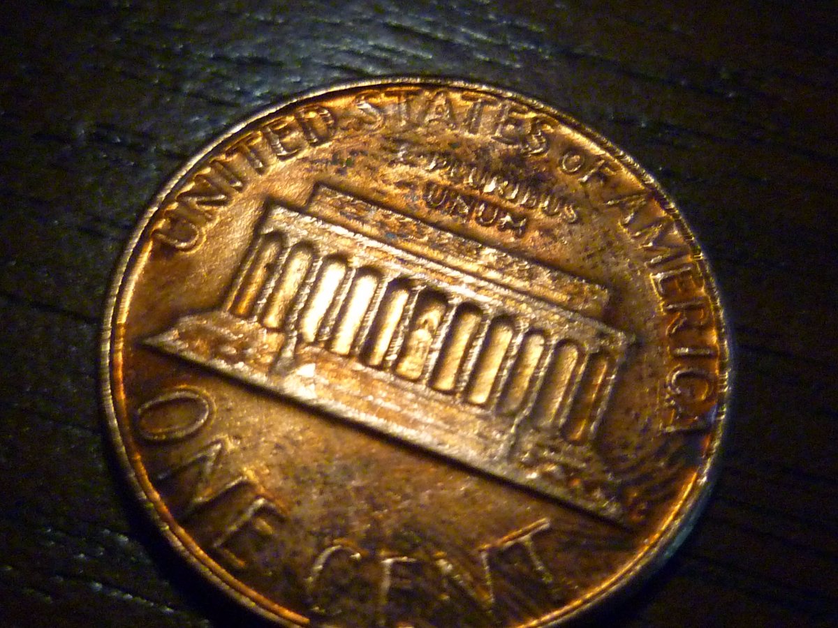 Orange-&-Brown-1982-D-Lincoln-Penny,-Your-Opinion-Needed