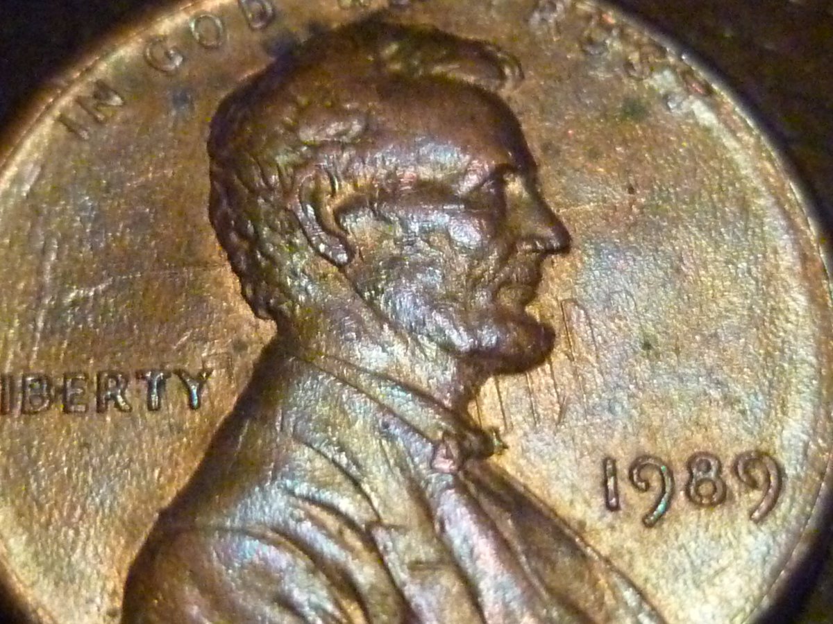 Is-Part-Of-The-1989-Lincoln-Penny-Reverse-On-The-Obverse?