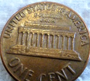 Possible-Floating-Roof-On-Pennies-And-No-FG?-1970-D