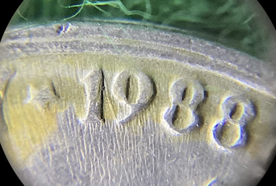 1988-P-Jefferson-Nickel:-Collar-Clash?