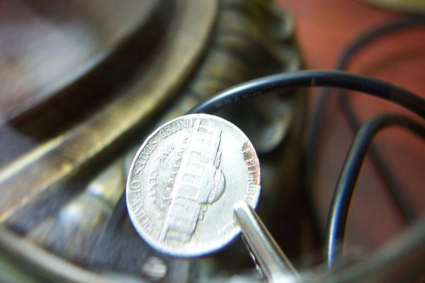 Defective-Clad-Planchet-Error-On-A-1977-Jefferson-Nickel