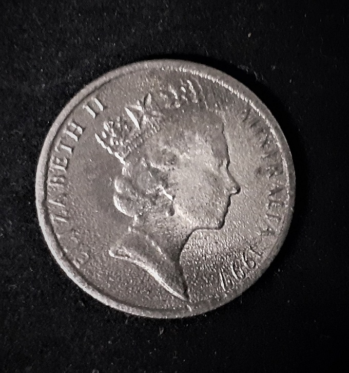 Yay-Or-Nay-Re-Australian-1997-5-Cent-&-1982-50-Cent
