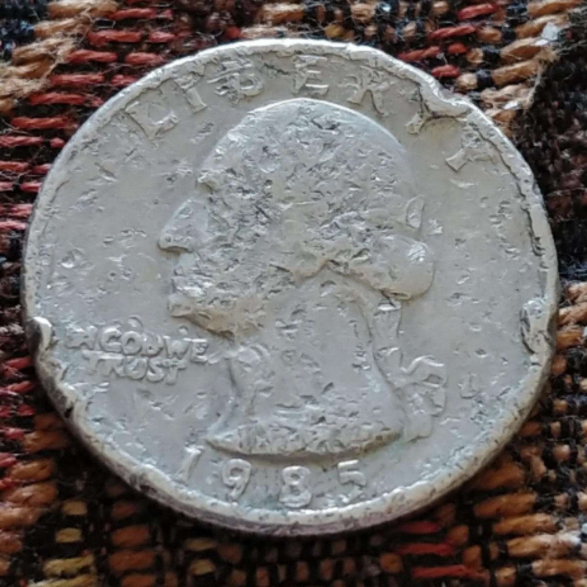 Newbie-Q,-1985-Quarter-Error,-Any-Idea-What-Caused-This?