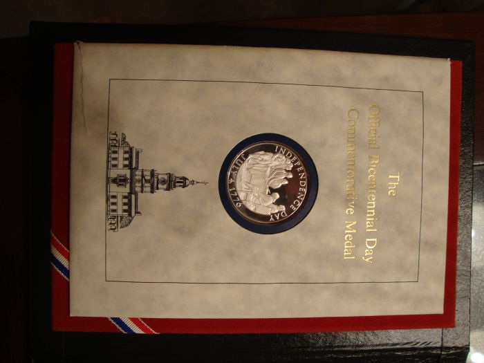 1976-Bicentenial-Day-Commemorative-Medal