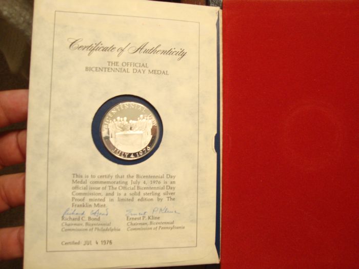 1976-Bicentenial-Day-Commemorative-Medal