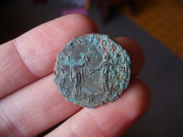 Roman-Hoard-Coins--Read!