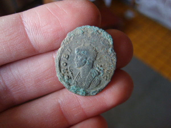 Roman-Hoard-Coins--Read!