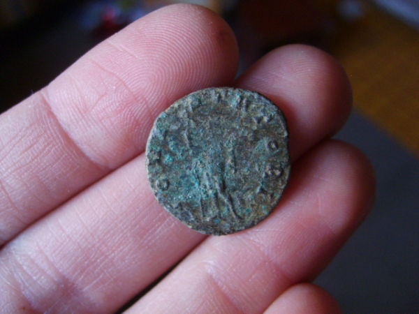 Roman-Hoard-Coins--Read!