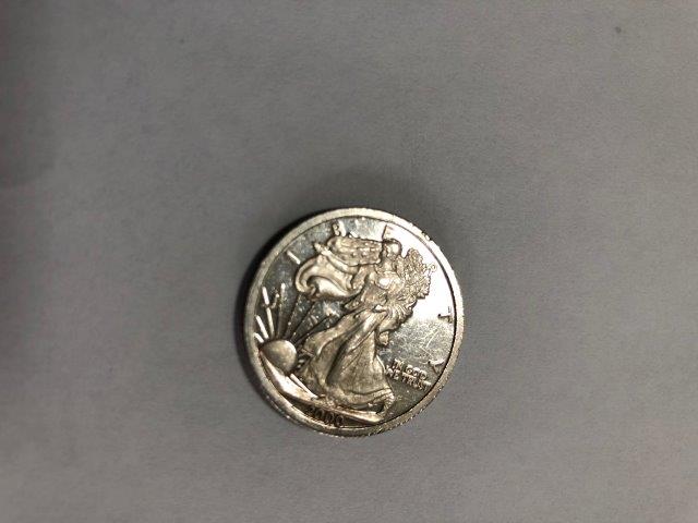 2-Sided-American-Eagle-2000-Gold-And-Silver