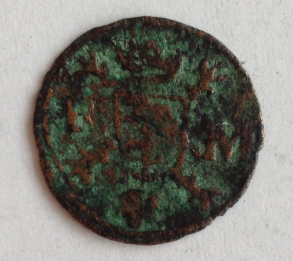 Unknown-Old-Coin-With-Shield-And-Building