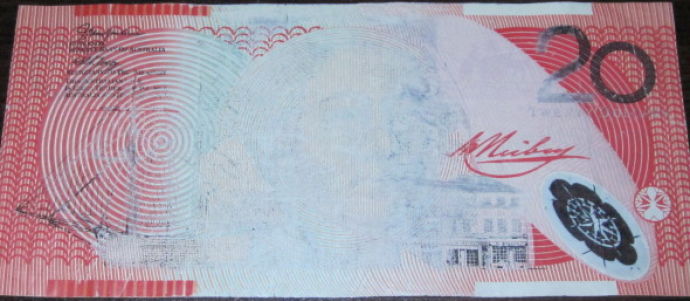 Polymer-Note-With-No-Face-And-Other-Coming-Off