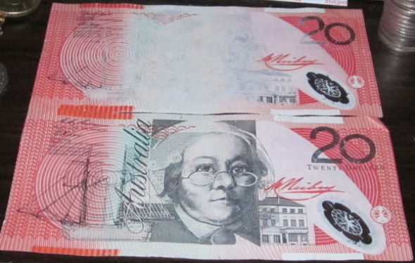 Polymer-Note-With-No-Face-And-Other-Coming-Off
