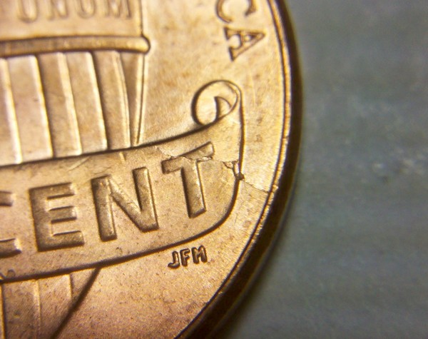 2010-Shield-Penny-With-Big-Die-Crack