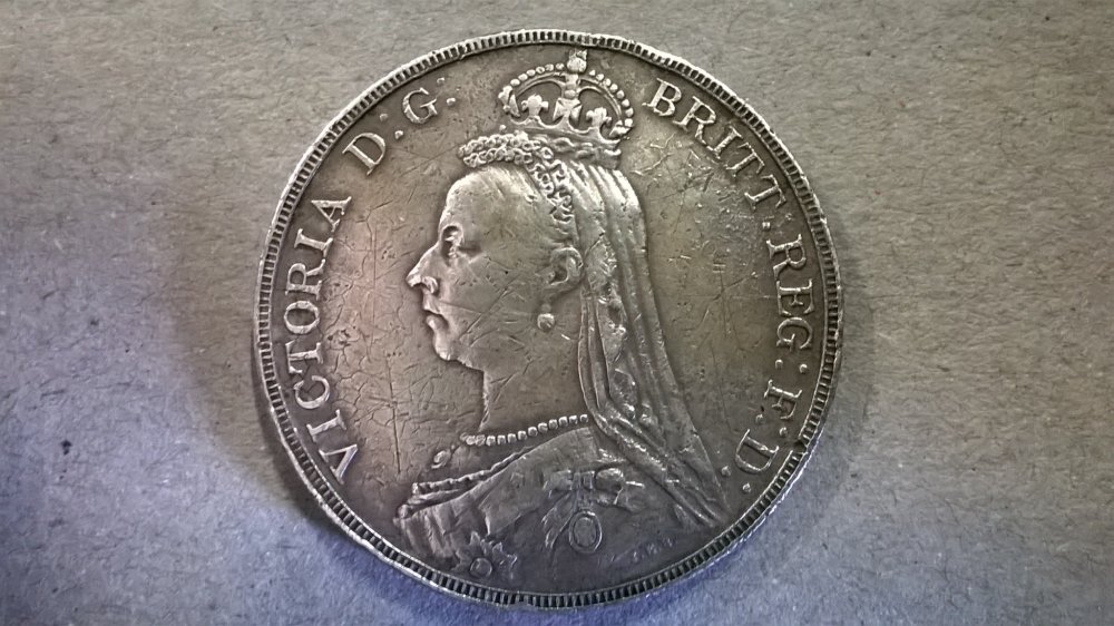 Let's-Play-Which-One-Is-The-Counterfeited-Coin