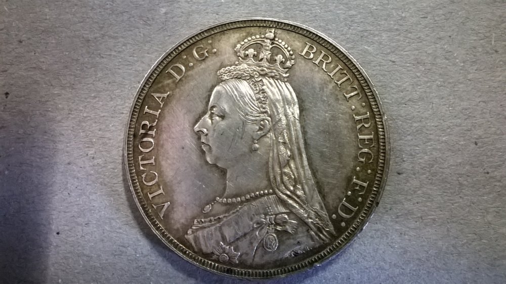 Let's-Play-Which-One-Is-The-Counterfeited-Coin