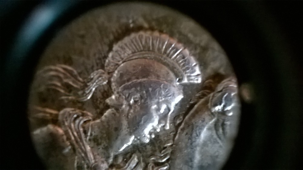 Let's-Play-Which-One-Is-The-Counterfeited-Coin