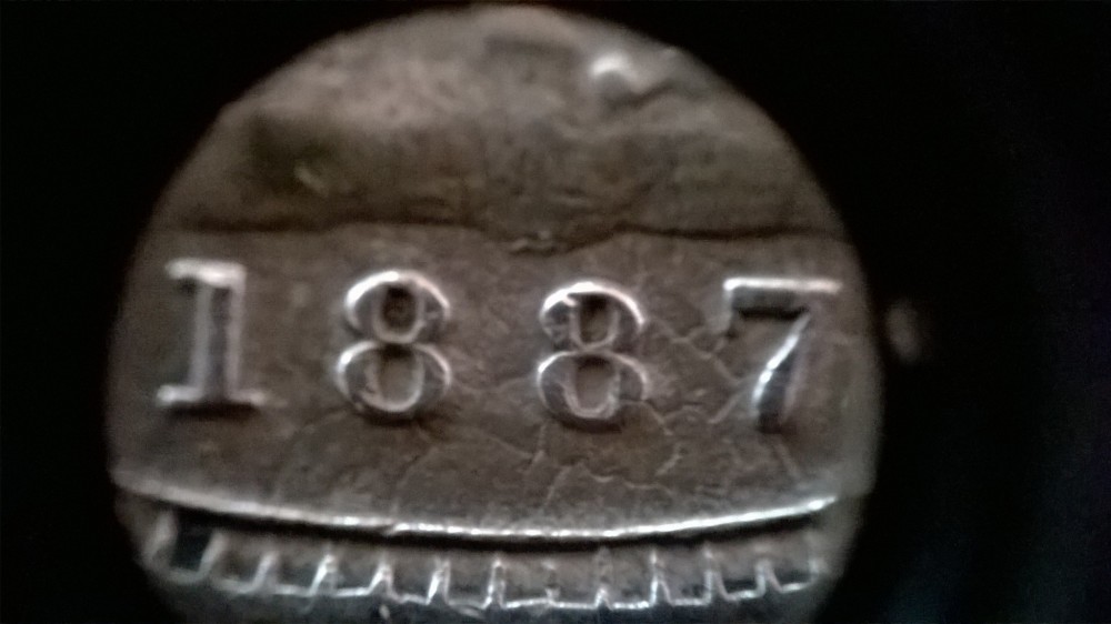 Let's-Play-Which-One-Is-The-Counterfeited-Coin
