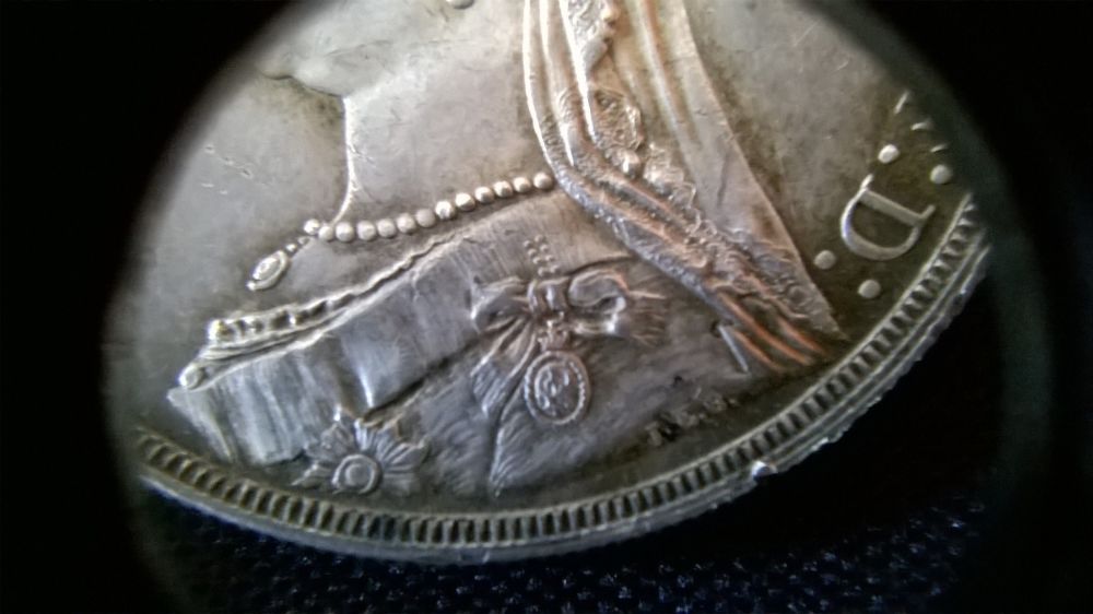 Let's-Play-Which-One-Is-The-Counterfeited-Coin