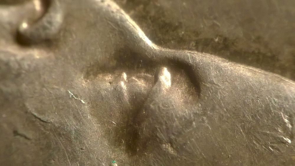 Let's-Play-Which-One-Is-The-Counterfeited-Coin