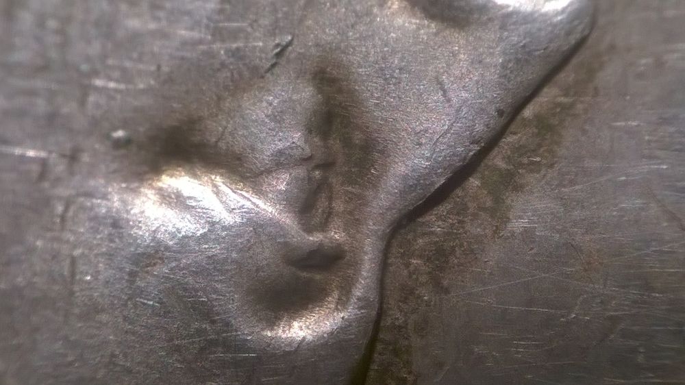 Let's-Play-Which-One-Is-The-Counterfeited-Coin