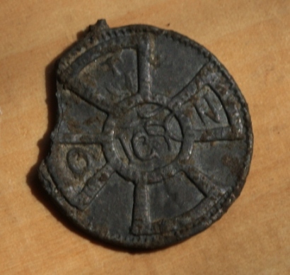 Need-Help-To-ID-This-Medal/Pendant