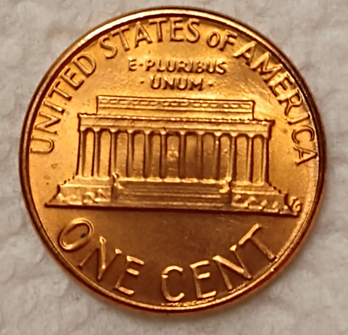 1982-Small-Date-Zinc-Lincoln-Penny-Retained-Cud-On-Reverse-In-America?