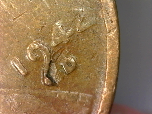 1942-D-LWC-Is-This-A-Die-Crack-At-The-Bottom-Of-The-9-Or-PSD?