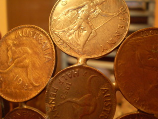 Hanging-Pot-Made-Of-Coins