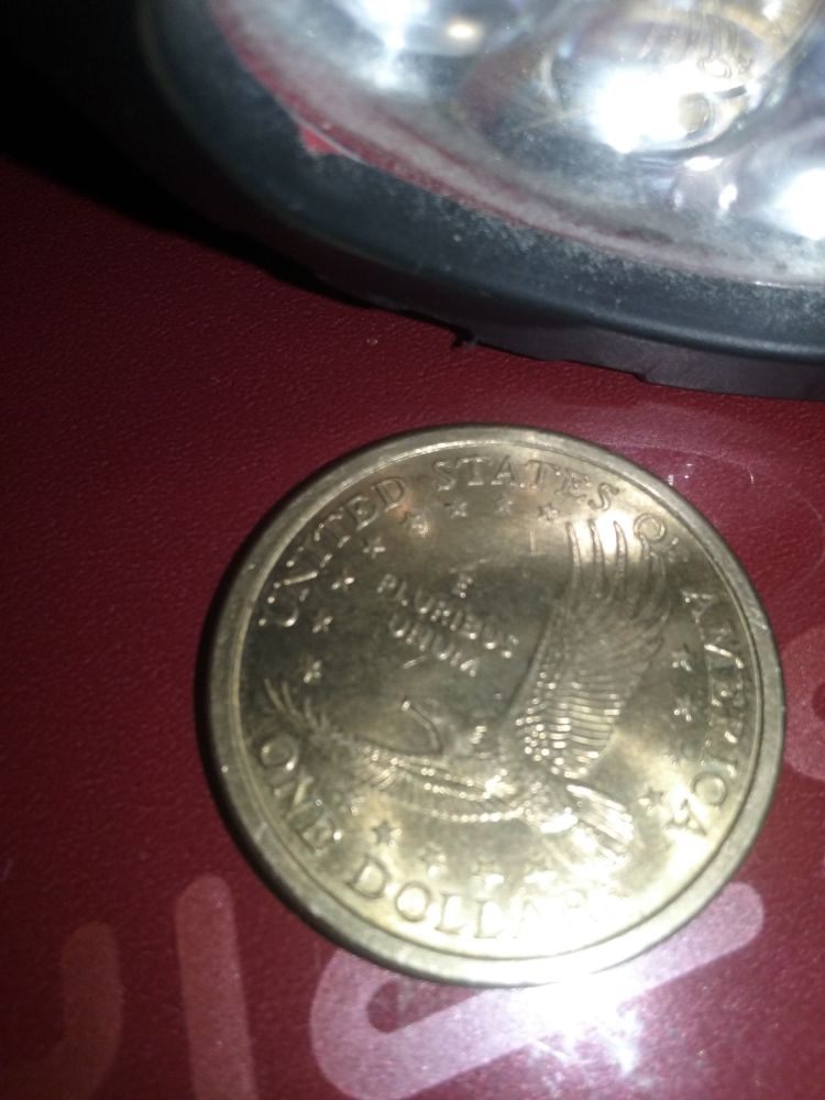 2000-Gold-$1-What-Appears-To-Me-To-To-Double-Die-&-Other-Errors