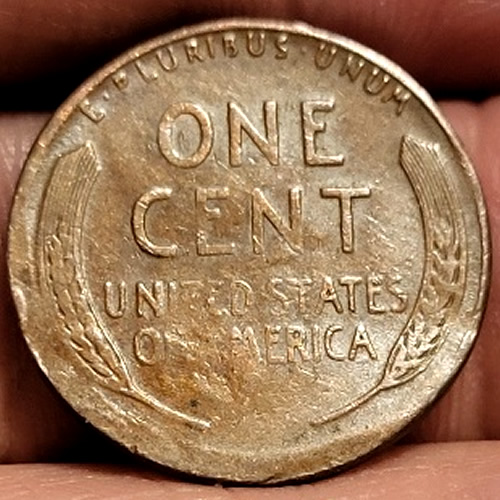 Any-Idea-What-This-Is-On-My-1946-D-Wheat-Cent?