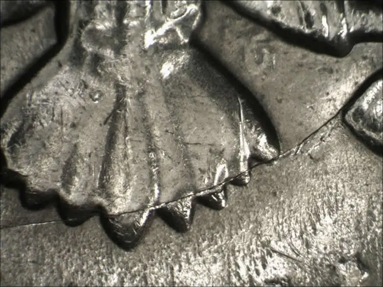 1972-D-Kennedy-Half-Unusually-Long-Interior-Die-Crack