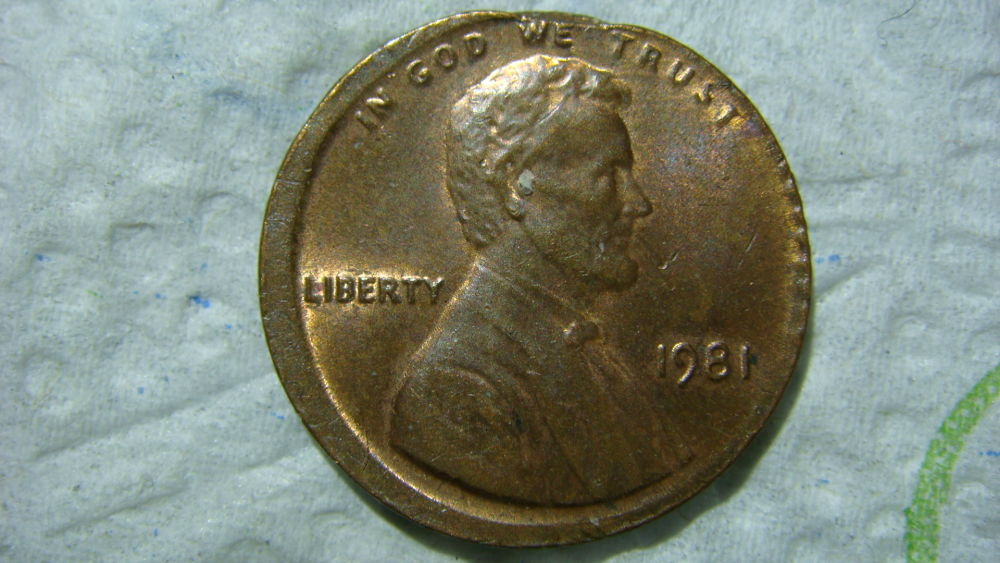 1981-Lincoln-Cent...slightly-Off-Center-With-Ridges