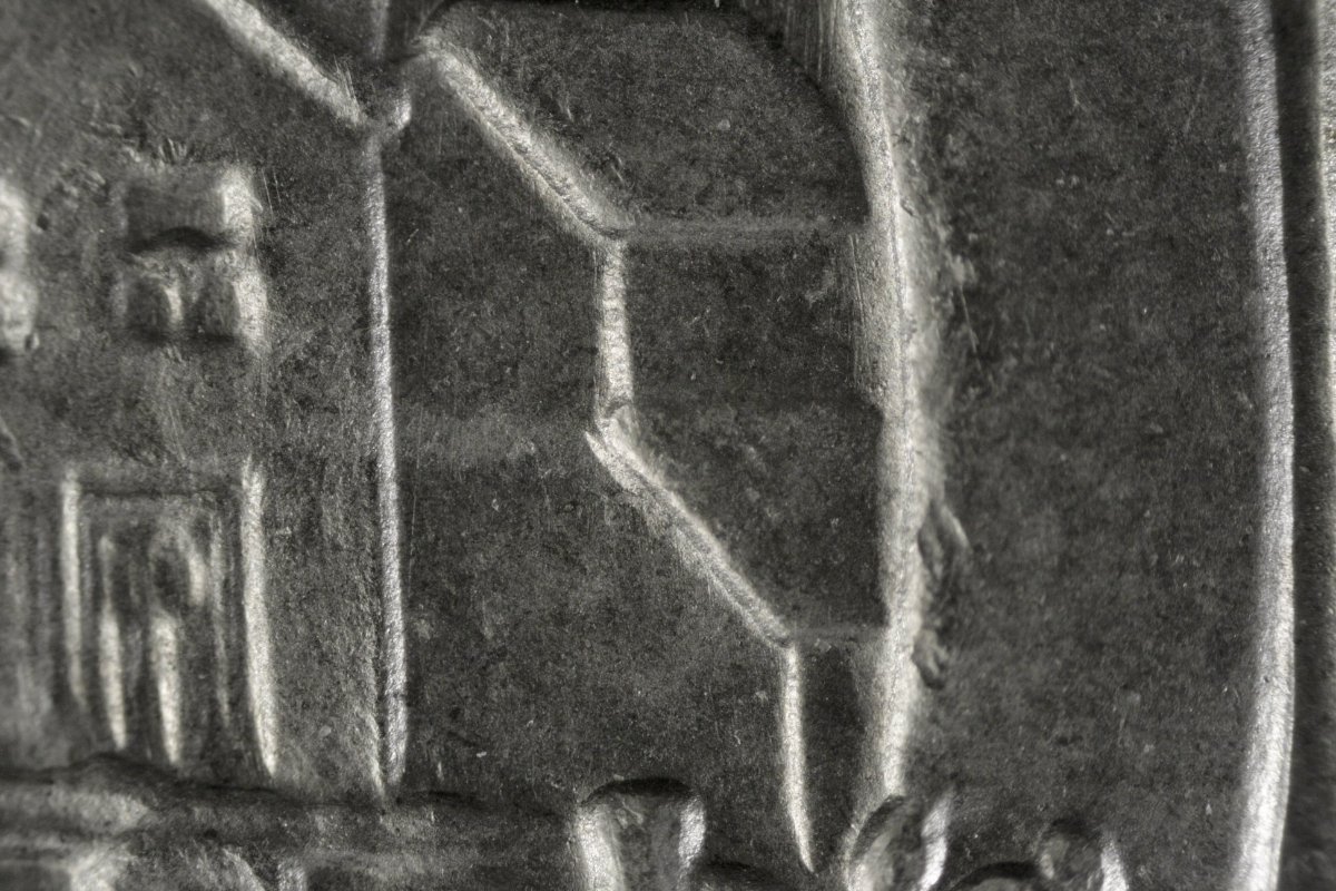 1974-Nickel-Dollar---Curved-Wall?