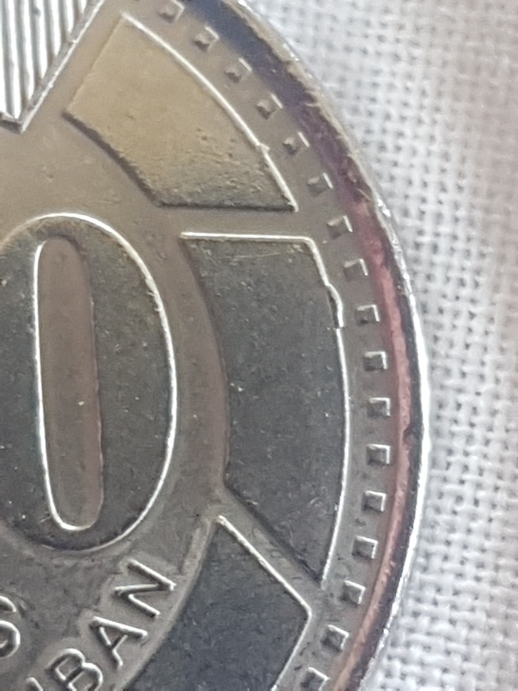 Is-It-An-Error-Coin?-2017-Lebanon-500-Livres