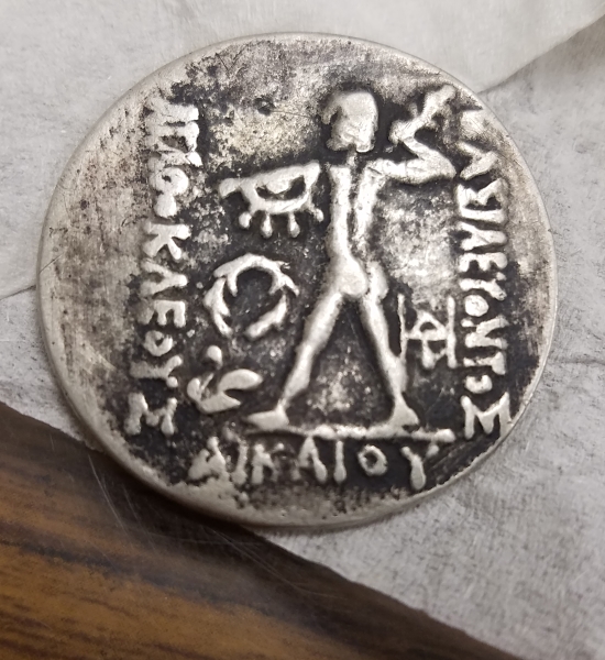 Is-This-Real-Or-Fake?-Information-Assistance