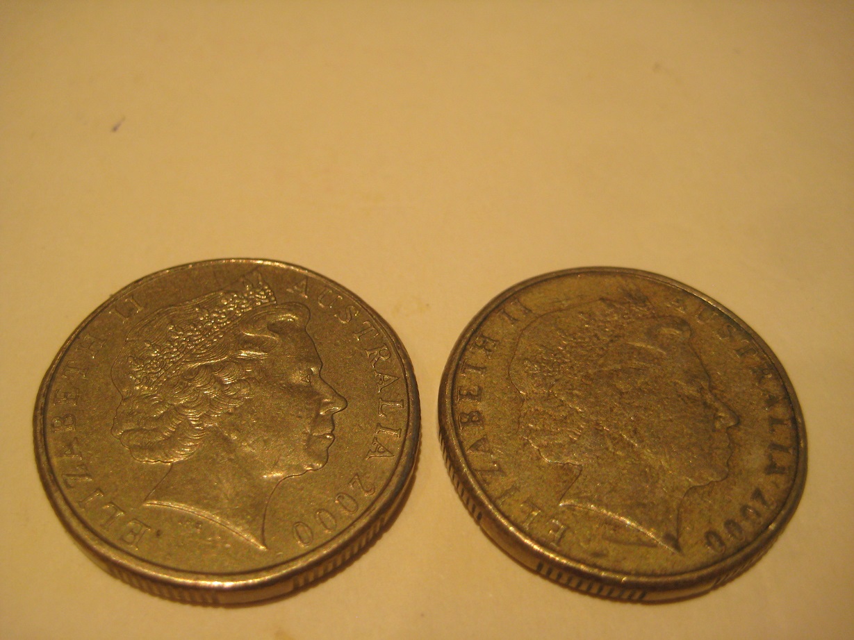 Are-These-2000-$1-Coins-Different?
