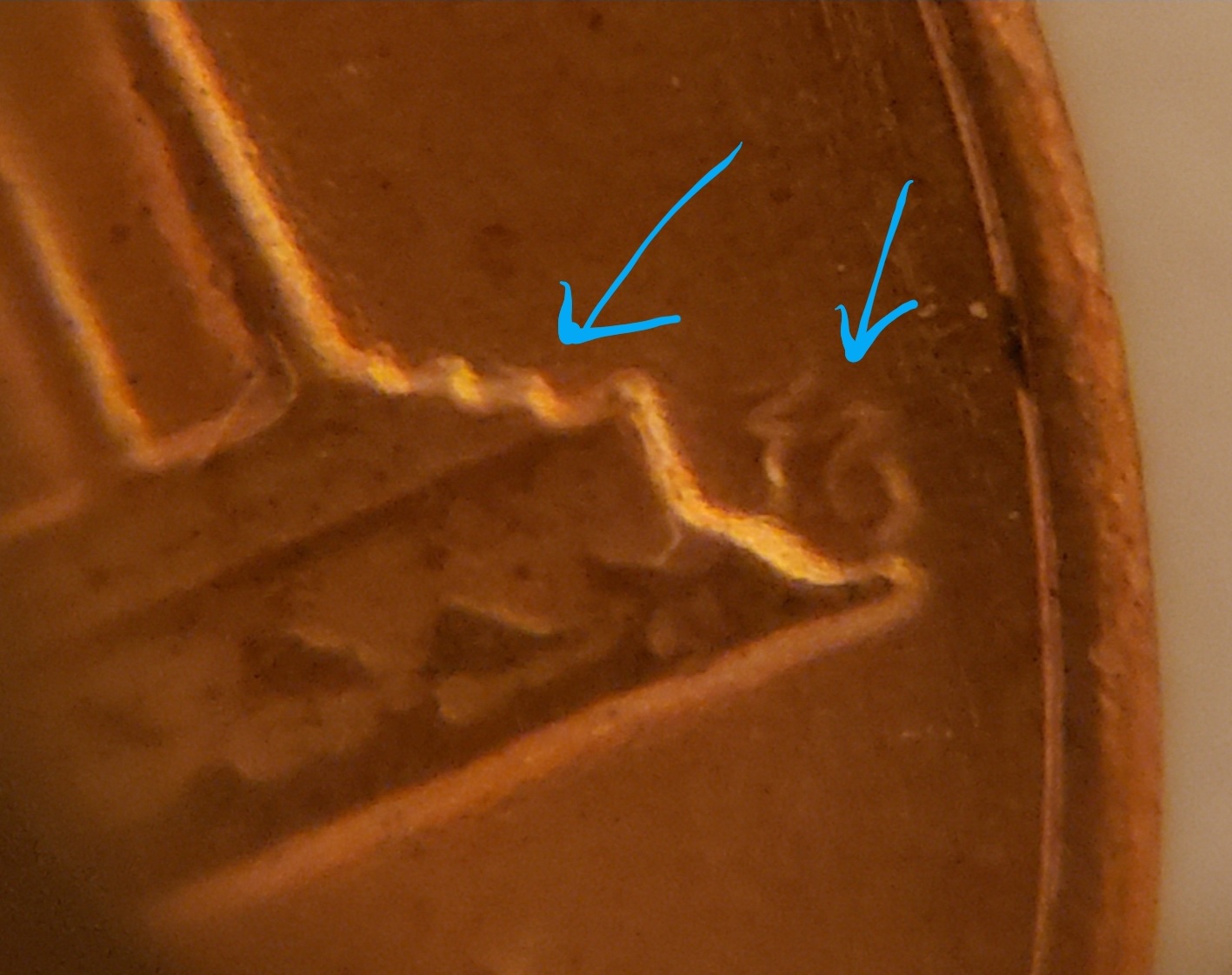 1985-D-Lincoln-Penny----See-Rev.-Columns-DDR-And-DDO?