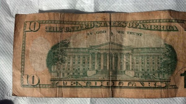 Strange-Colored-2004A-10-Dollar-Star-Note.-Ink-Error?