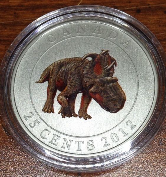 2012-Glow-In-The-Dark-Pachyrhinosaurus-Lakustai-Error?