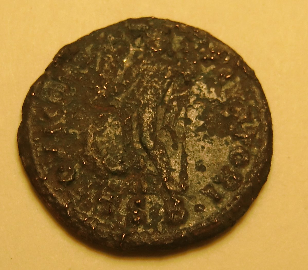 Could-Use-Help-With-This-Constantinian-Coin